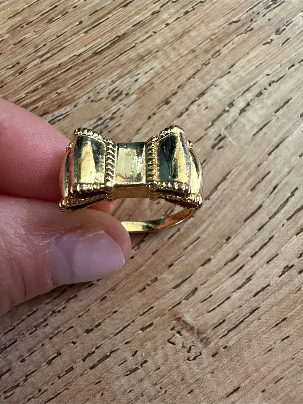 kate spade Gold Bow Ring - Polished Bow Accent